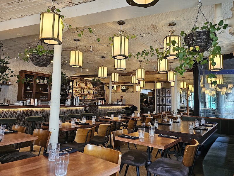 Dinette Marcella